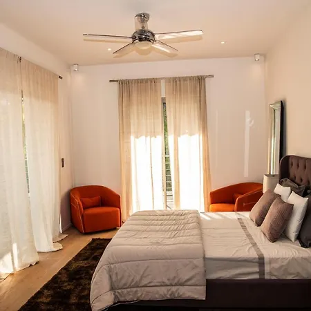 Croix Des Gardes Villa