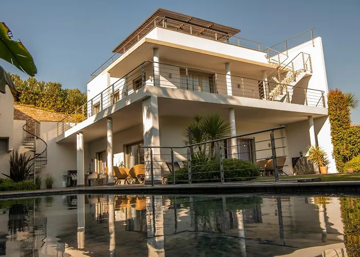 Willa Croix Des Gardes *